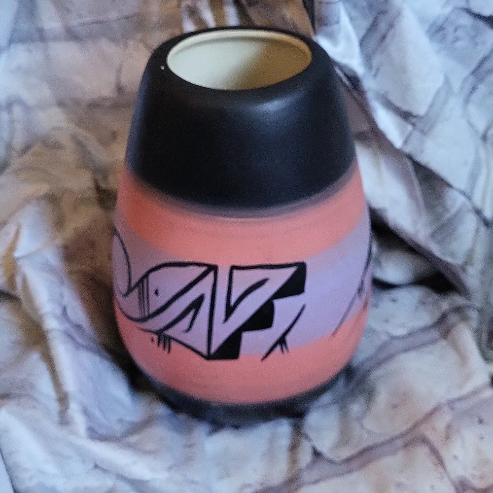 Vintage Navajo Native American Vase Artist Hand Signed USA. Pottery